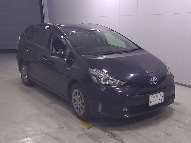 TOYOTA PRIUS ALPHA 2017