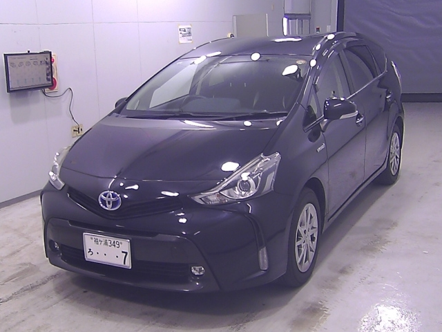 TOYOTA PRIUS ALPHA 2017