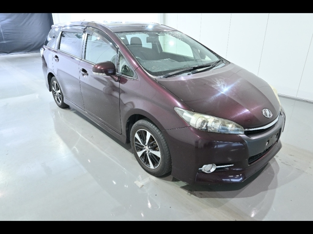 TOYOTA WISH 2014