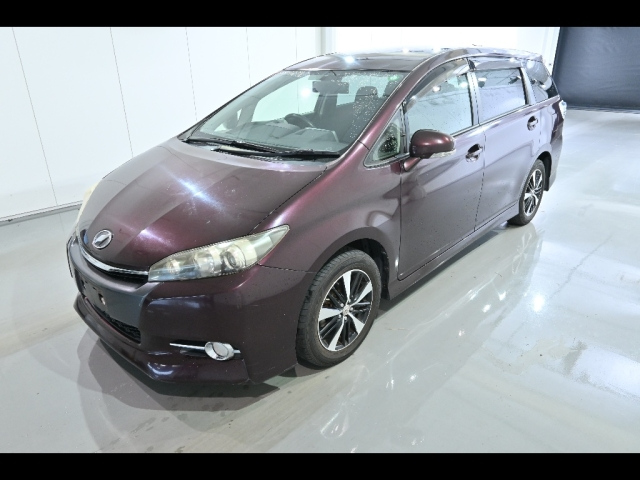 TOYOTA WISH 2014