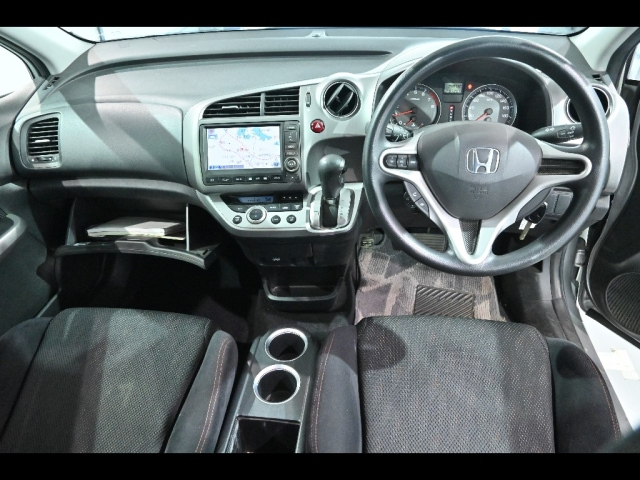 HONDA STREAM 2010