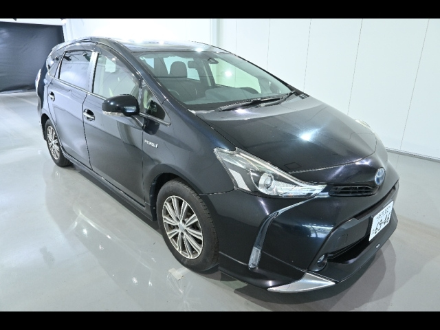 TOYOTA PRIUS ALPHA 2016