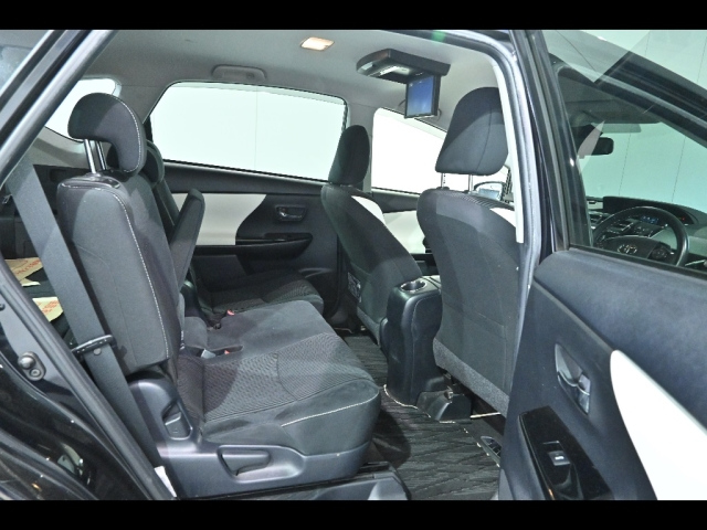 TOYOTA PRIUS ALPHA 2016