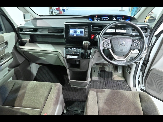 HONDA STEP WAGON 2015