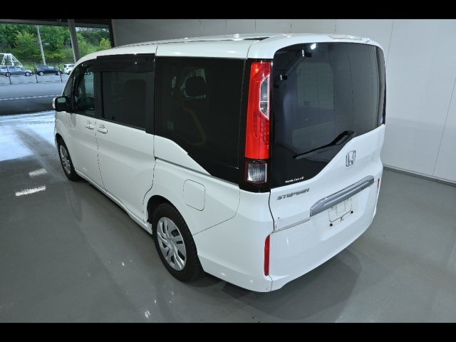 HONDA STEP WAGON 2015