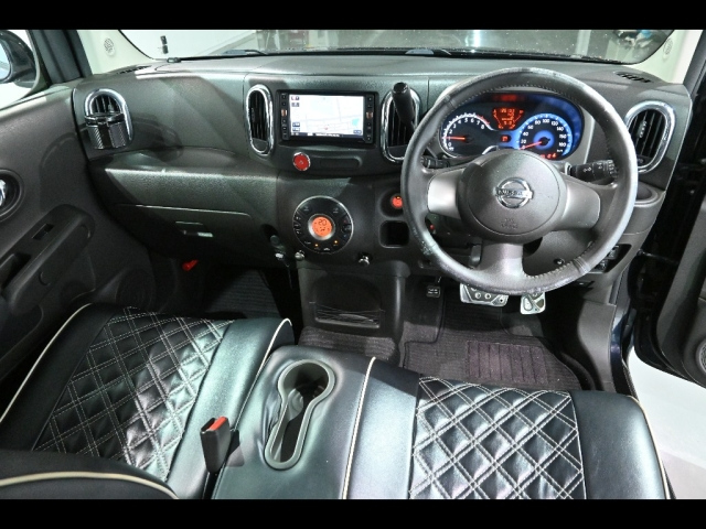 NISSAN CUBE 2010