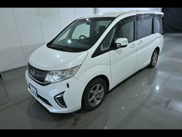 HONDA STEP WAGON 2015