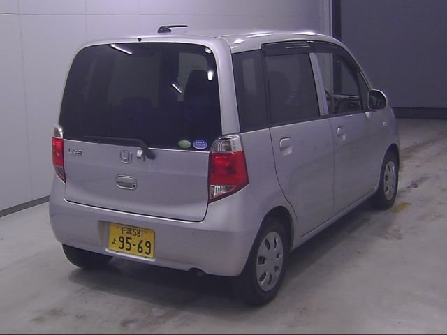 HONDA LIFE 2011