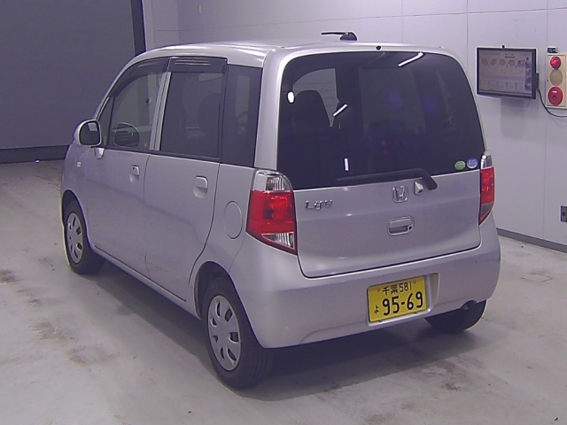 HONDA LIFE 2011