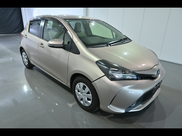 TOYOTA VITZ 2015