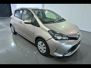 TOYOTA VITZ 2015