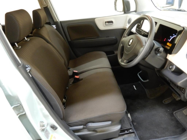 SUZUKI MRWAGON 2011