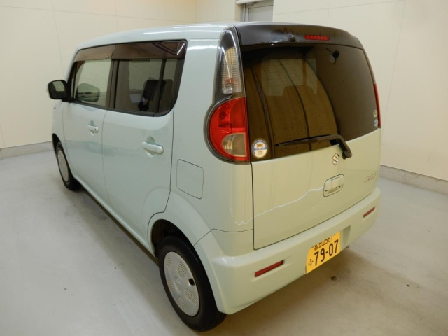 SUZUKI MRWAGON 2011