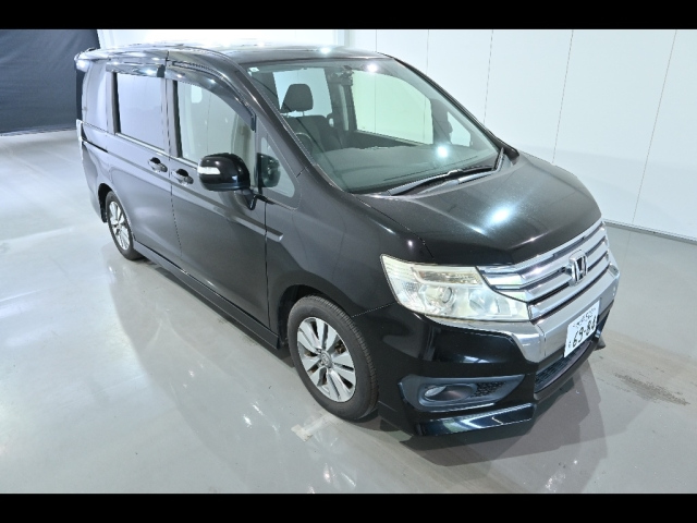 HONDA STEP WAGON 2013