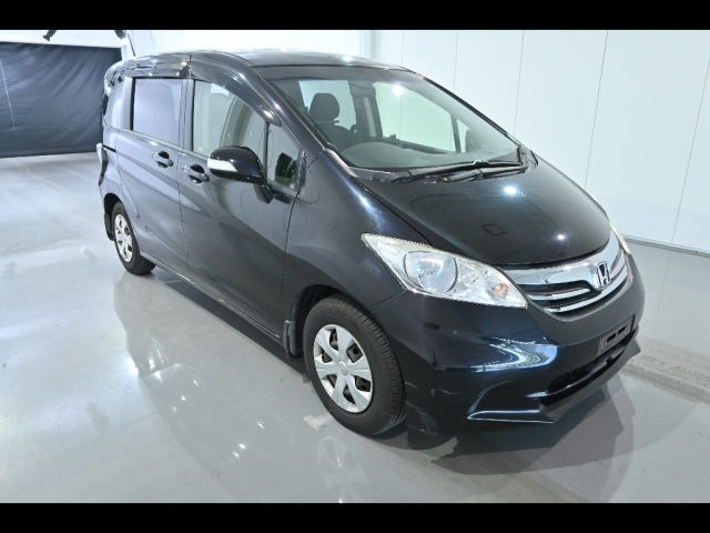 HONDA FREED 2013