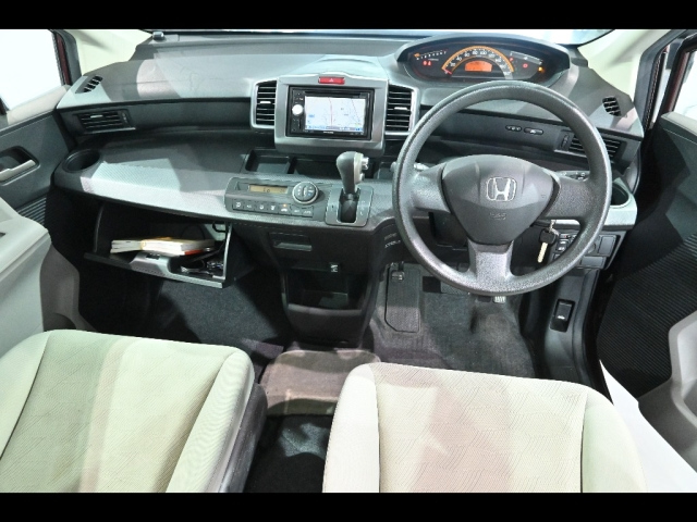 HONDA FREED 2009