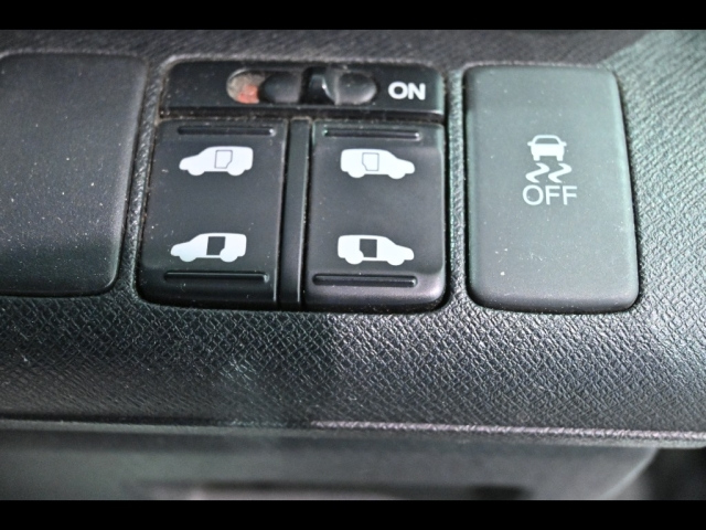 HONDA STEP WAGON 2011