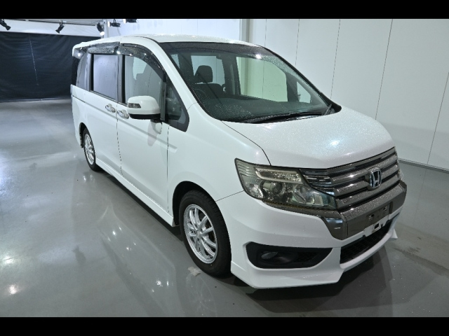 HONDA STEP WAGON 2012