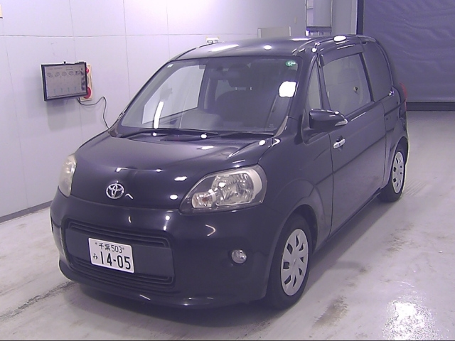 TOYOTA PORTE 2013