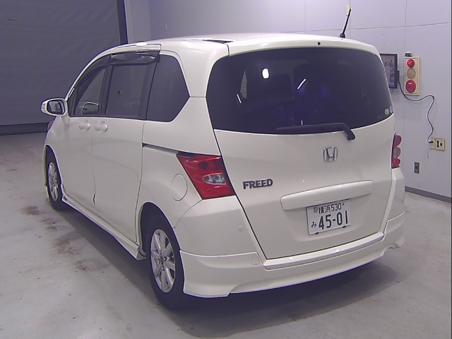 HONDA FREED 2011