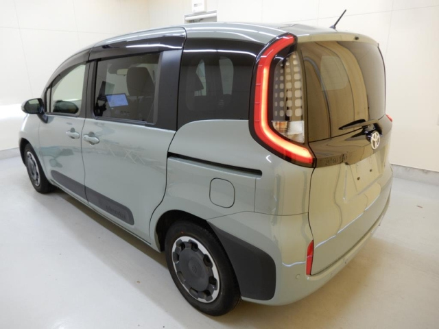 TOYOTA SIENTA 2022