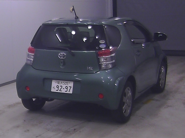 TOYOTA IQ 2010