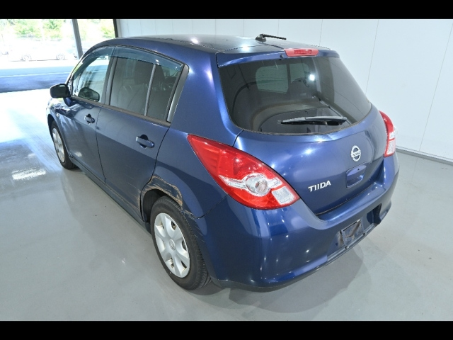 NISSAN TIIDA 2010