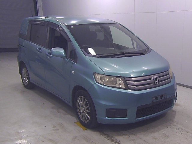 HONDA FREED 2010