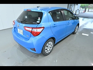 TOYOTA VITZ 2017