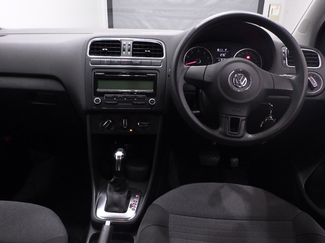 VOLKSWAGEN POLO 2010
