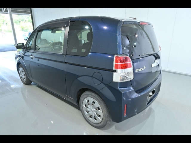 TOYOTA SPADE 2016