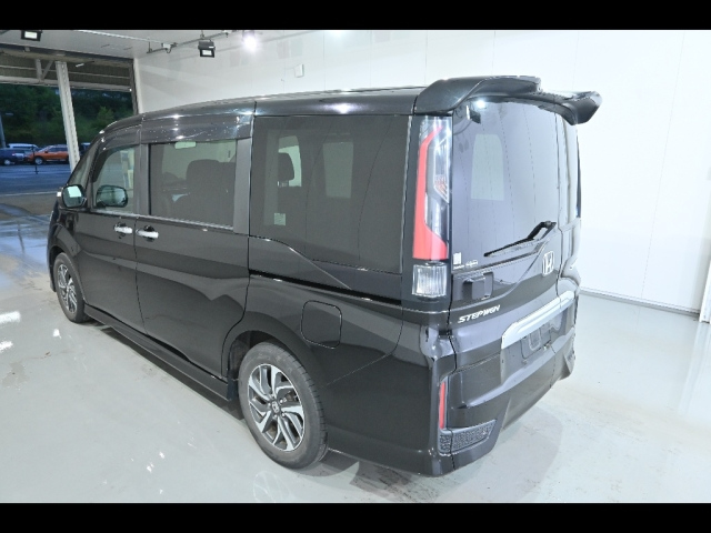 HONDA STEP WAGON 2015