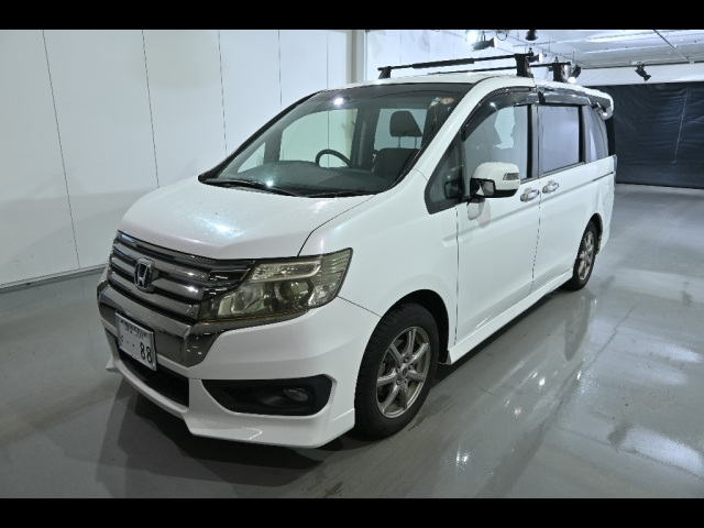 HONDA STEP WAGON 2013