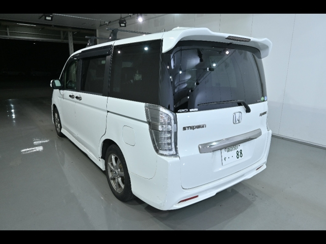 HONDA STEP WAGON 2013