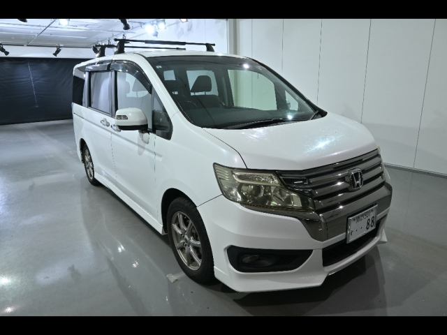 HONDA STEP WAGON 2013