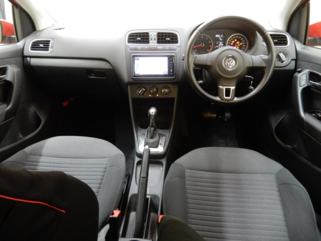 VOLKSWAGEN POLO 2013