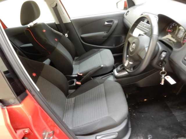 VOLKSWAGEN POLO 2013