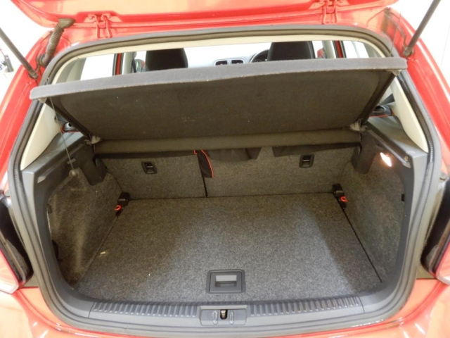 VOLKSWAGEN POLO 2013
