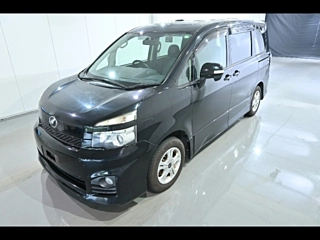 TOYOTA VOXY 2011