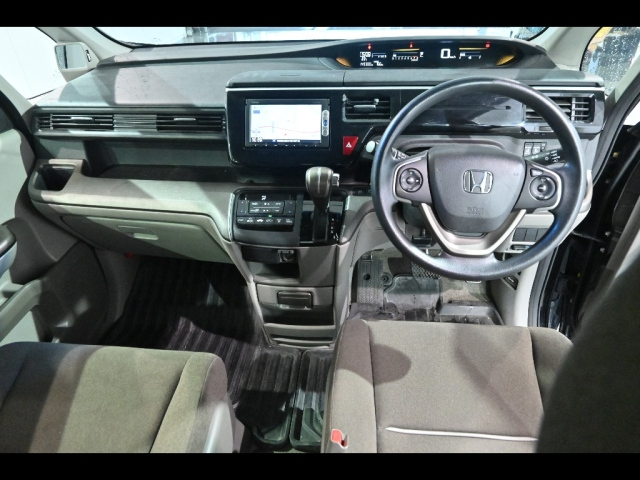 HONDA STEP WAGON 2015