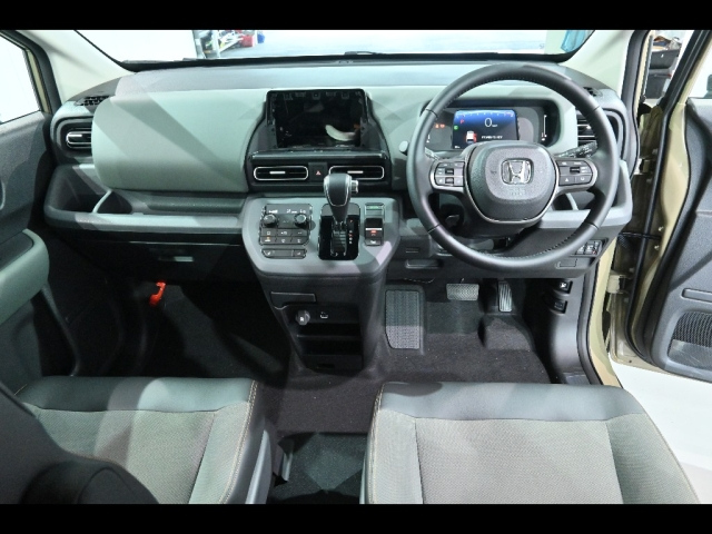 HONDA FREED 2025