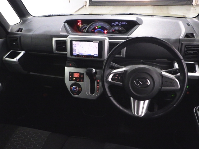 DAIHATSU WAKE 2015