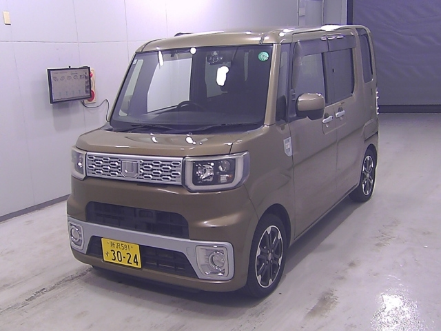DAIHATSU WAKE 2015