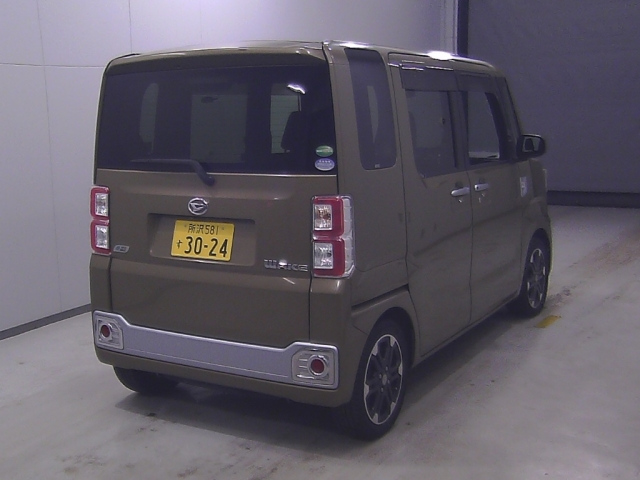 DAIHATSU WAKE 2015