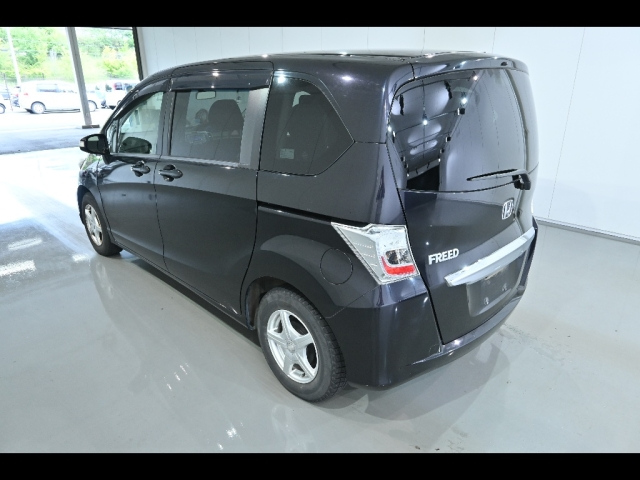 HONDA FREED 2012