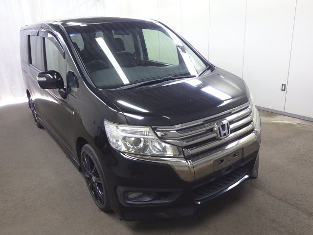HONDA STEP WAGON 2012