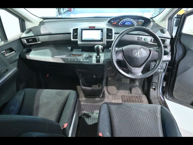 HONDA FREED 2013