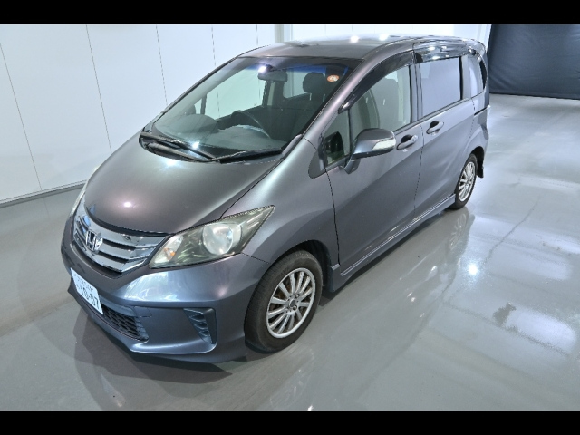 HONDA FREED 2013