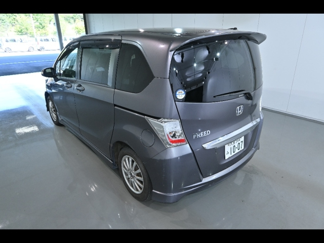 HONDA FREED 2013