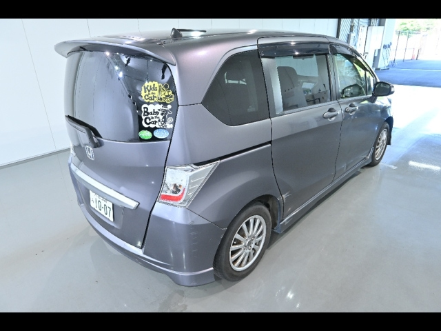 HONDA FREED 2013